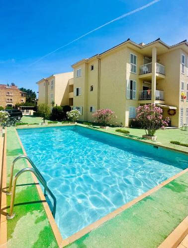 Puerto de Pollensa Apartment | Bonito apartamento con piscina a 50 metros de la playa!
