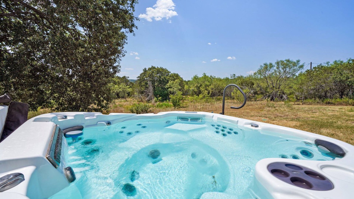 Mineral Wells House | Bonnie Doon- Modern Barndominium plus Hot Tub