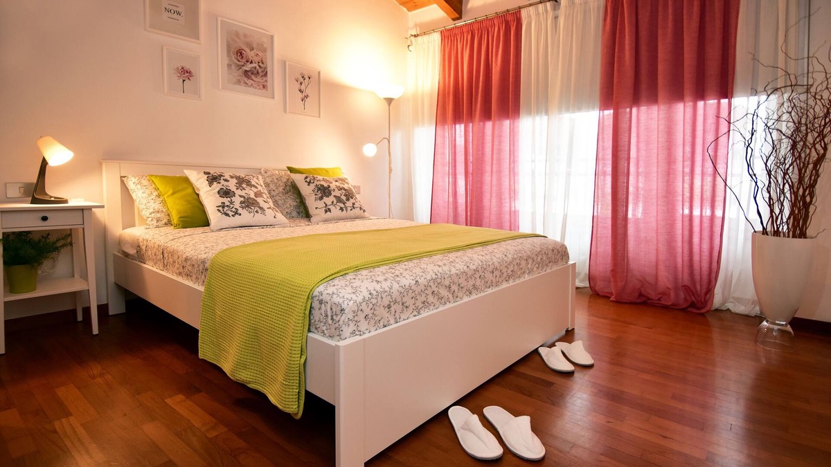 Malnate Apartment | Bonnie House - Between lakes and mountains! One step away from Switzerland
