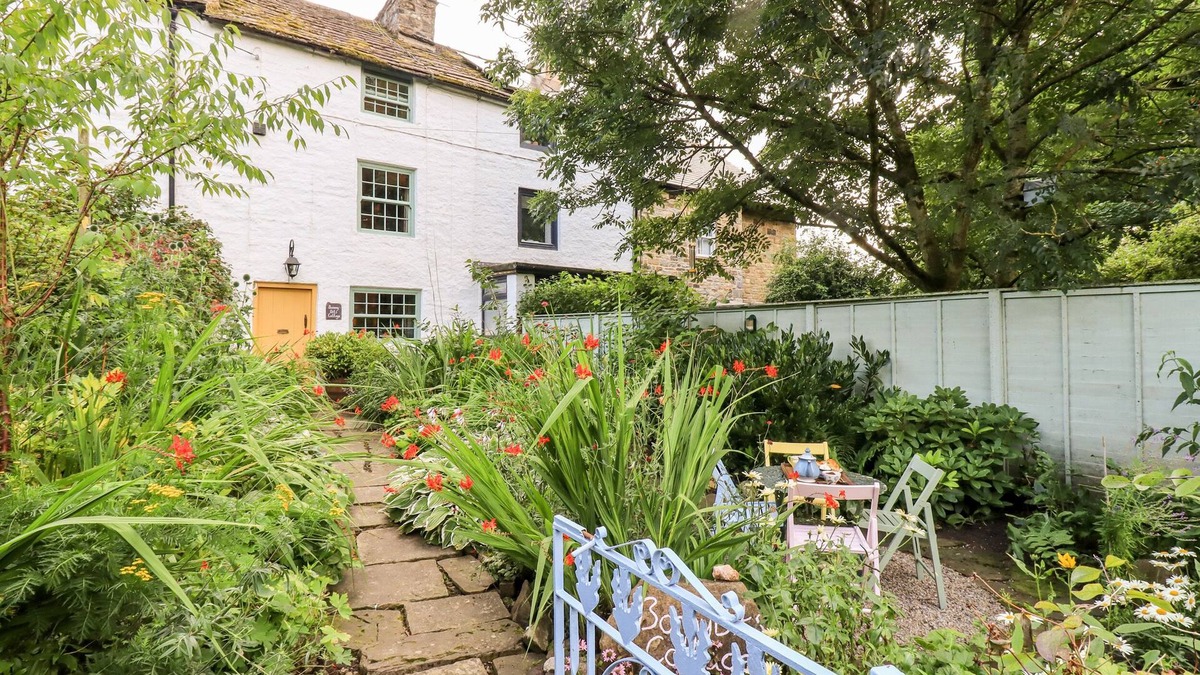 Garrigill Cottage | BONNY BITS COTTAGE, family friendly, with open fire in Alston