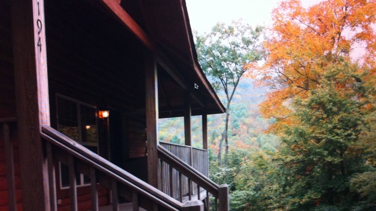 Zionville Cabin | Bonus with Booking - Hot Tub - Mountain View Sleeps 6 - Dog/Pet Friendly -