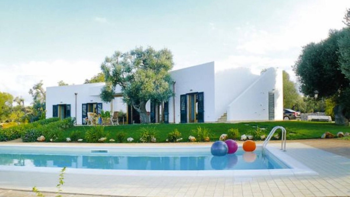 Carovigno Villa | BOOK 1 WEEK OR MORE AND GET A 20% DISCOUNT ON DAILY PRICES!