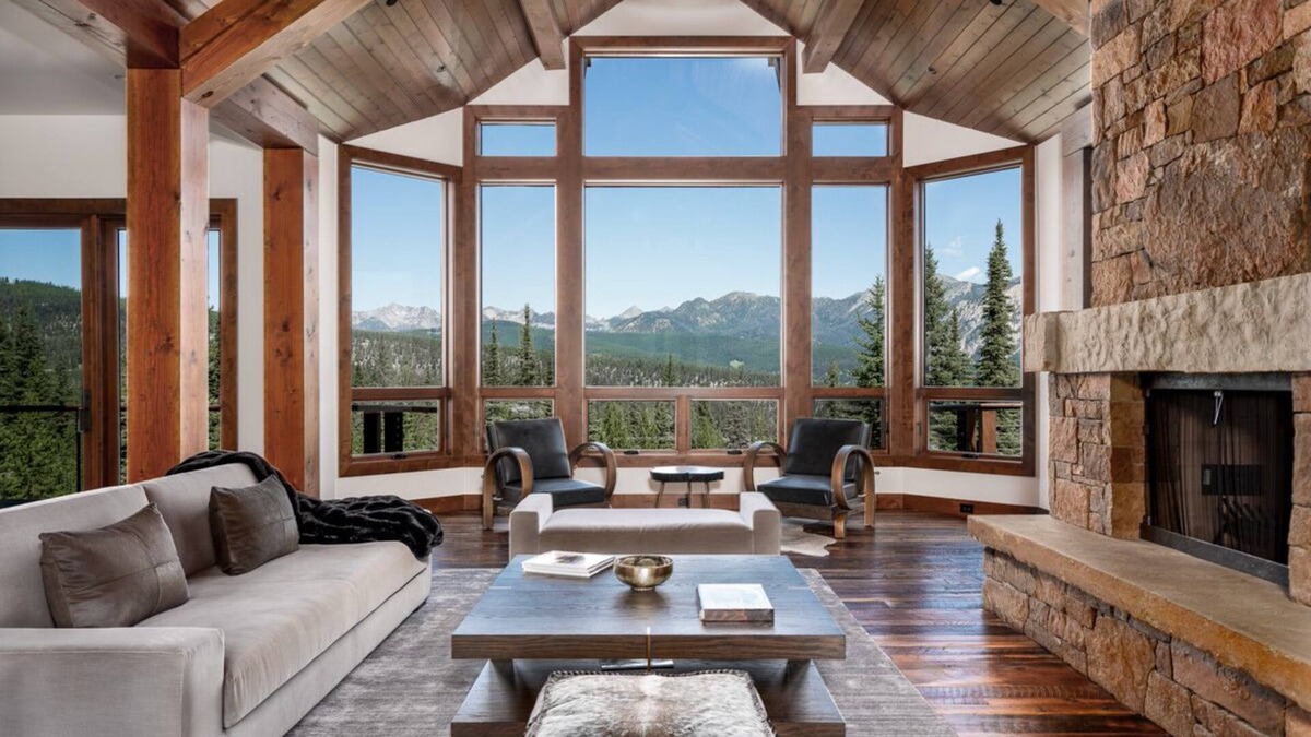 Spanish Peaks House | Book a Winter Getaway Today! Luxurious Estate Home Comfortably Sleeps Up to 12 Guests