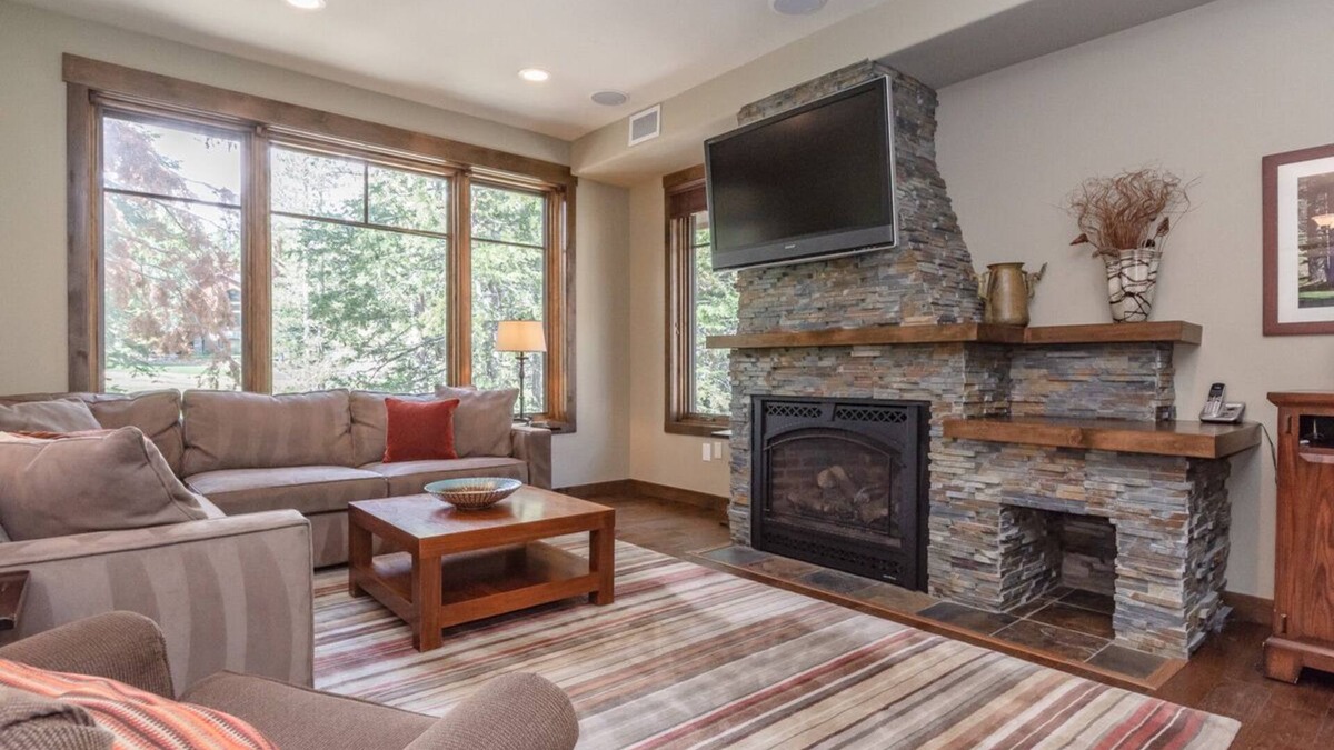 Woodwinds House | Book Fall Stays Today! Townhome with Private Hot Tub, Mountain Views and Grill; Close to Slopes!
