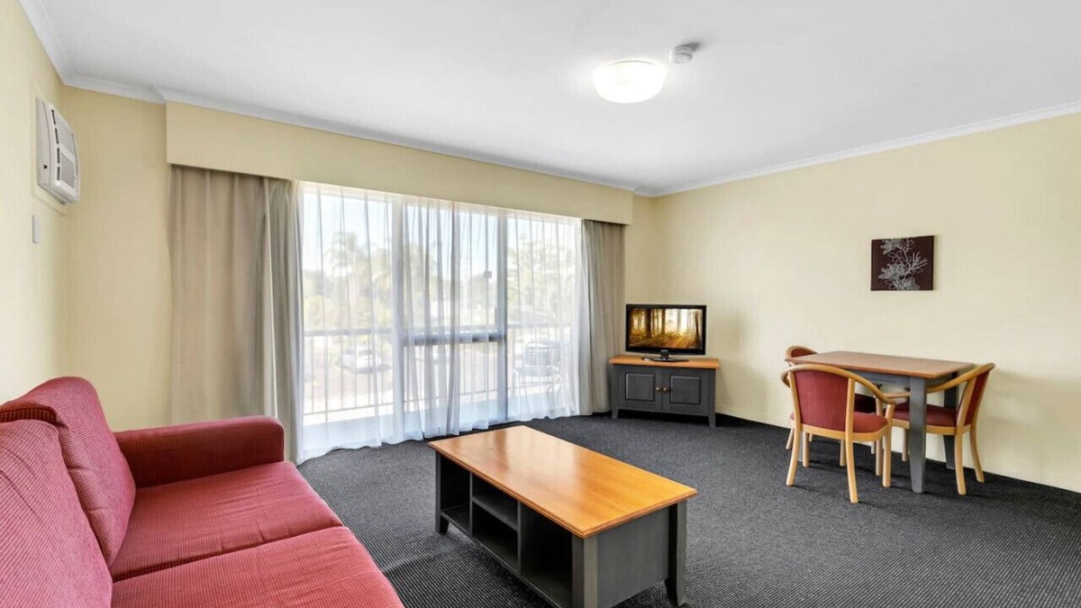 Mount Ommaney Hotel | Book for Brisbane Festival - Easy Access 2 CBD