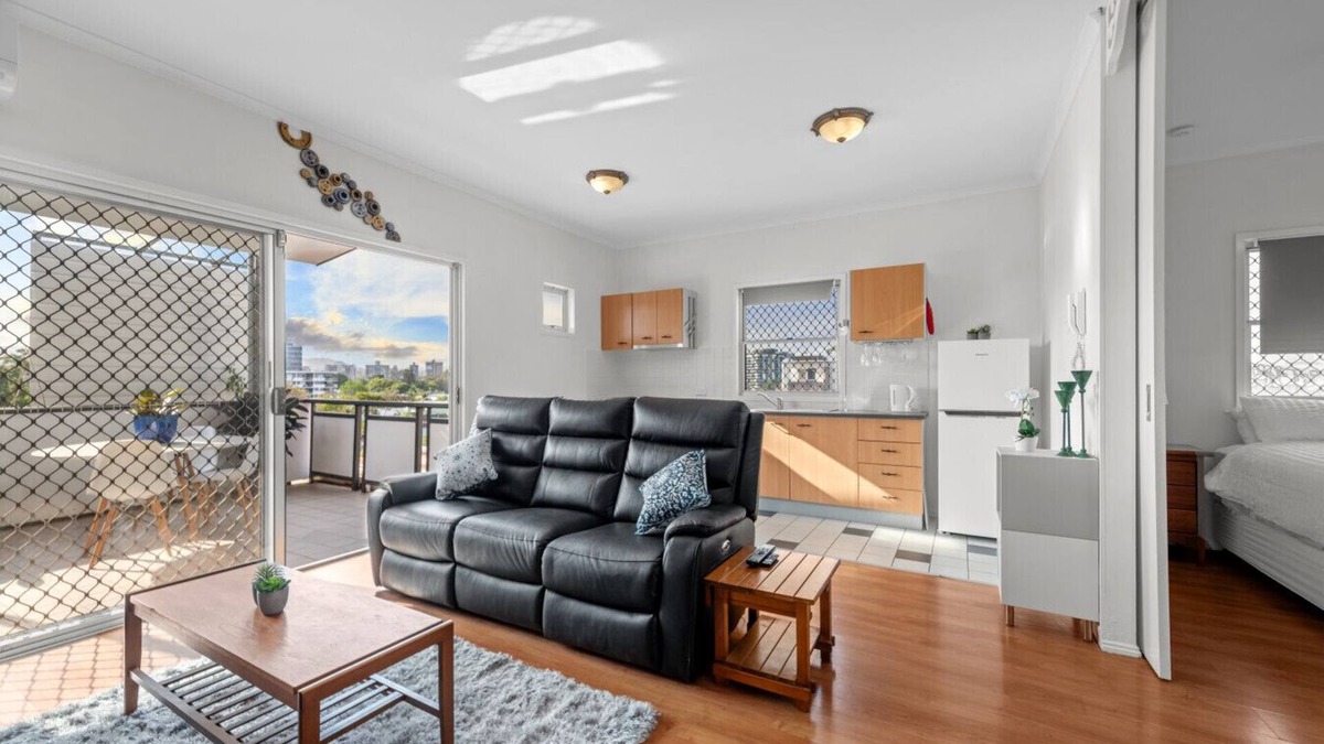 West End Apartment | Book for Brisbane Festival - Parking & Wifi