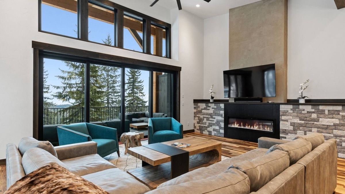 Whitefish House | Book for Summer! Luxury Ski in Ski out Townhome off chair 6 on Big Mountain! Private hot tub!