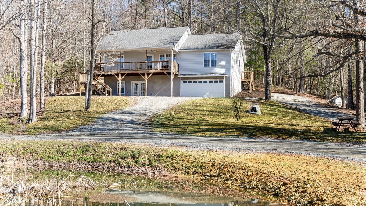 Mills River House | Book in March, and you will get a 20% discount! Soak in the Hot Tub!