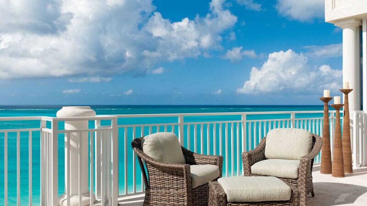 Leeward Settlement Condo | BOOK NOW! August 1 - October 31 15% Off Stays of 3 Nights or More!