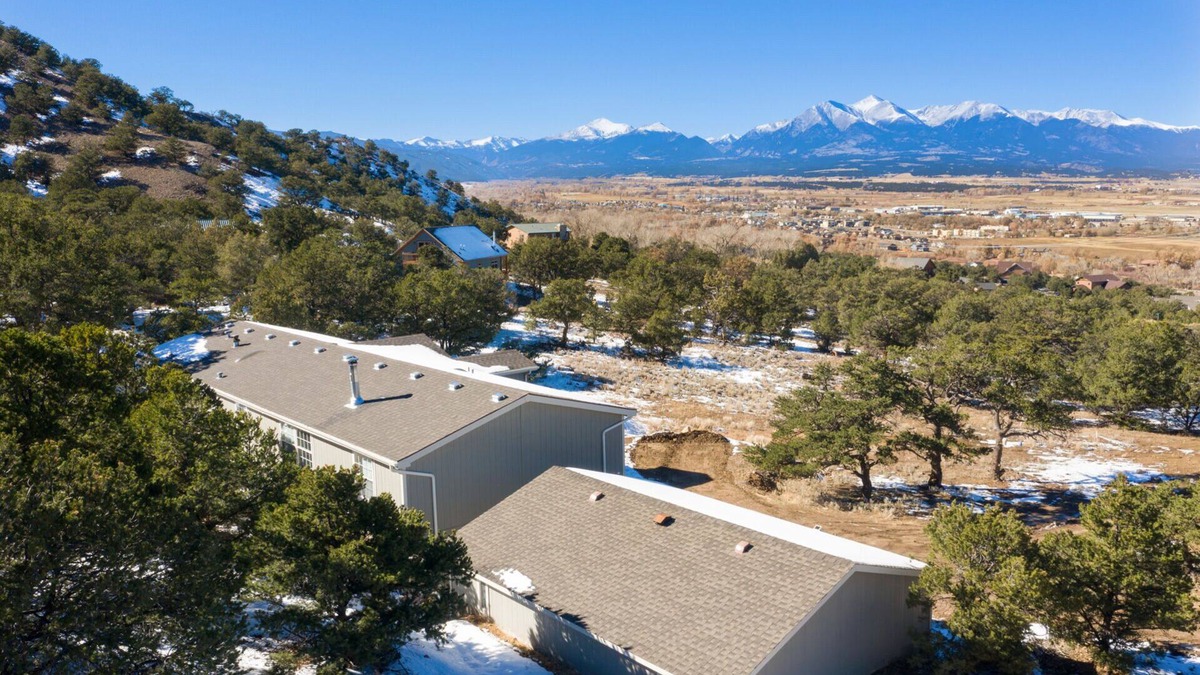 Salida House | Book NOW for Fall Events and Colors! In Mountains, 5 mins from Downtown Salida!