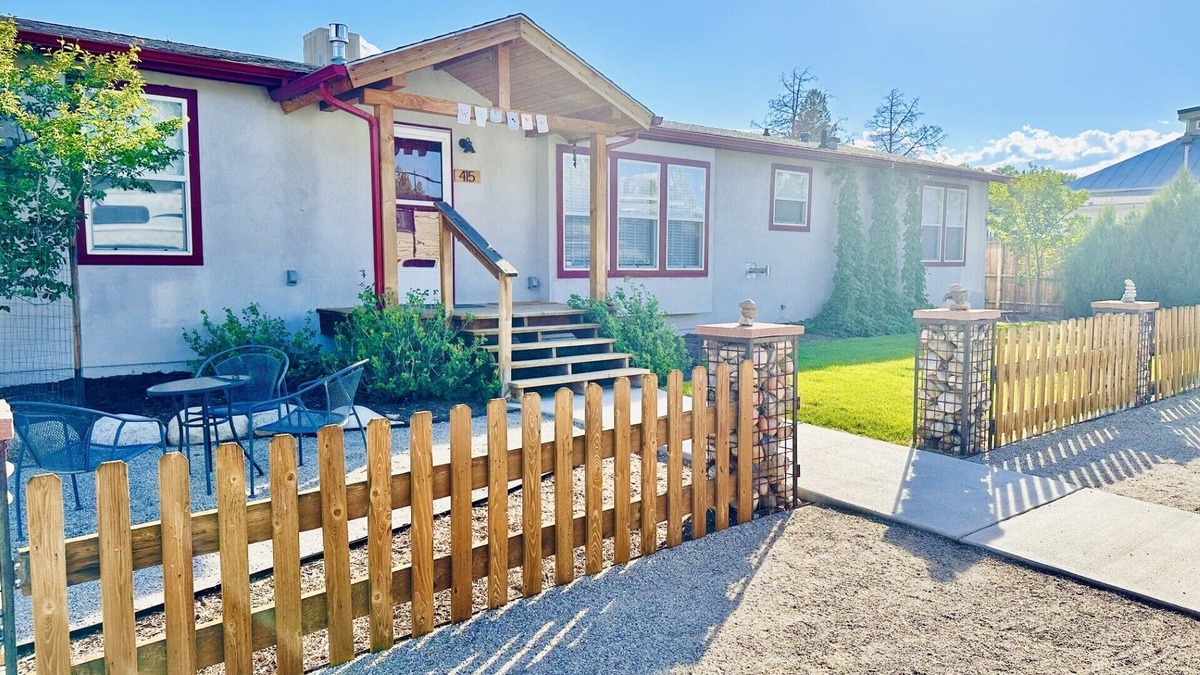 Salida House | Book NOW for Fall Events and Colors! Multi-family, pets allowed, HOT TUB!