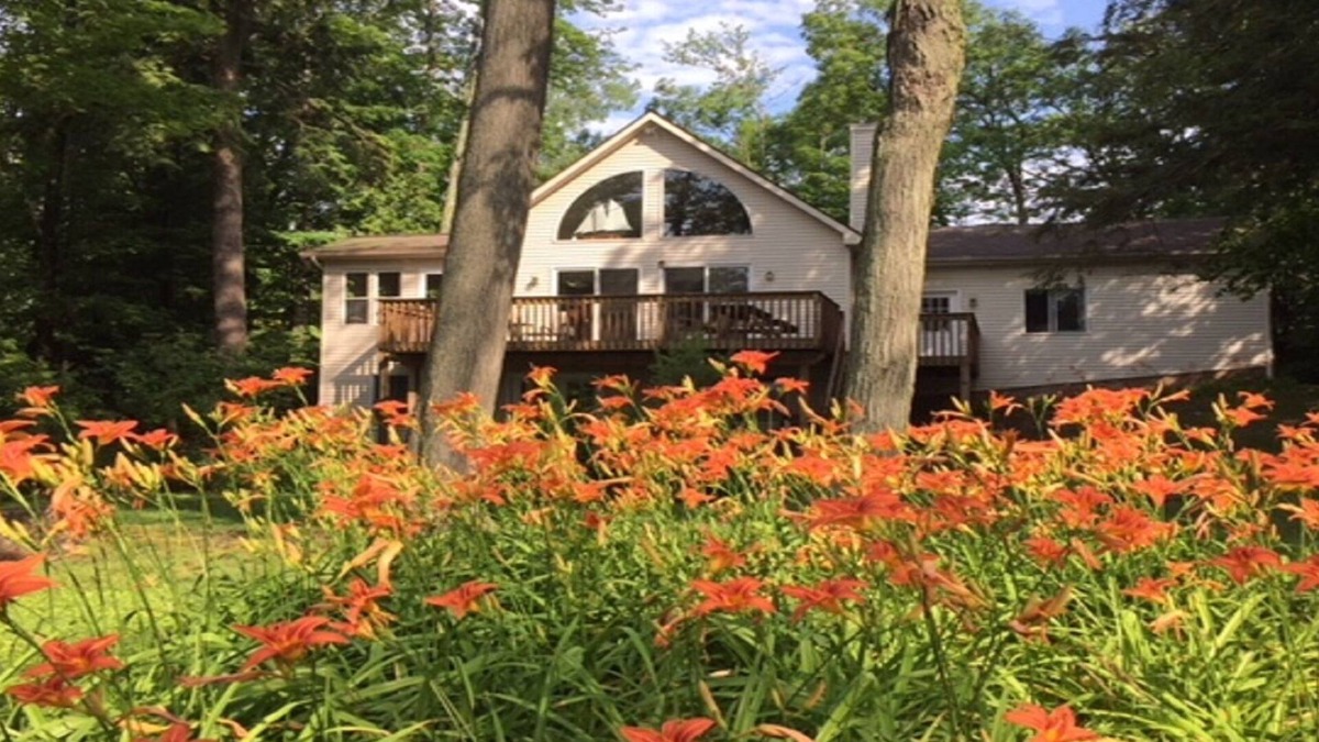 Lake Township House | Book your 2026 summer vacation now!