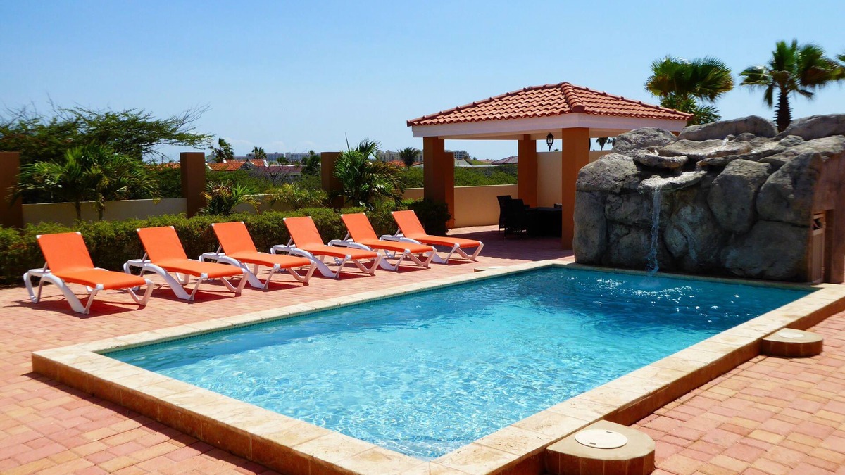 Esmeralda House | BOOK YOUR CHRISTMAS HOLIDAY IN ARUBA AT A BEAUTIFUL, PRIVATE HOME!