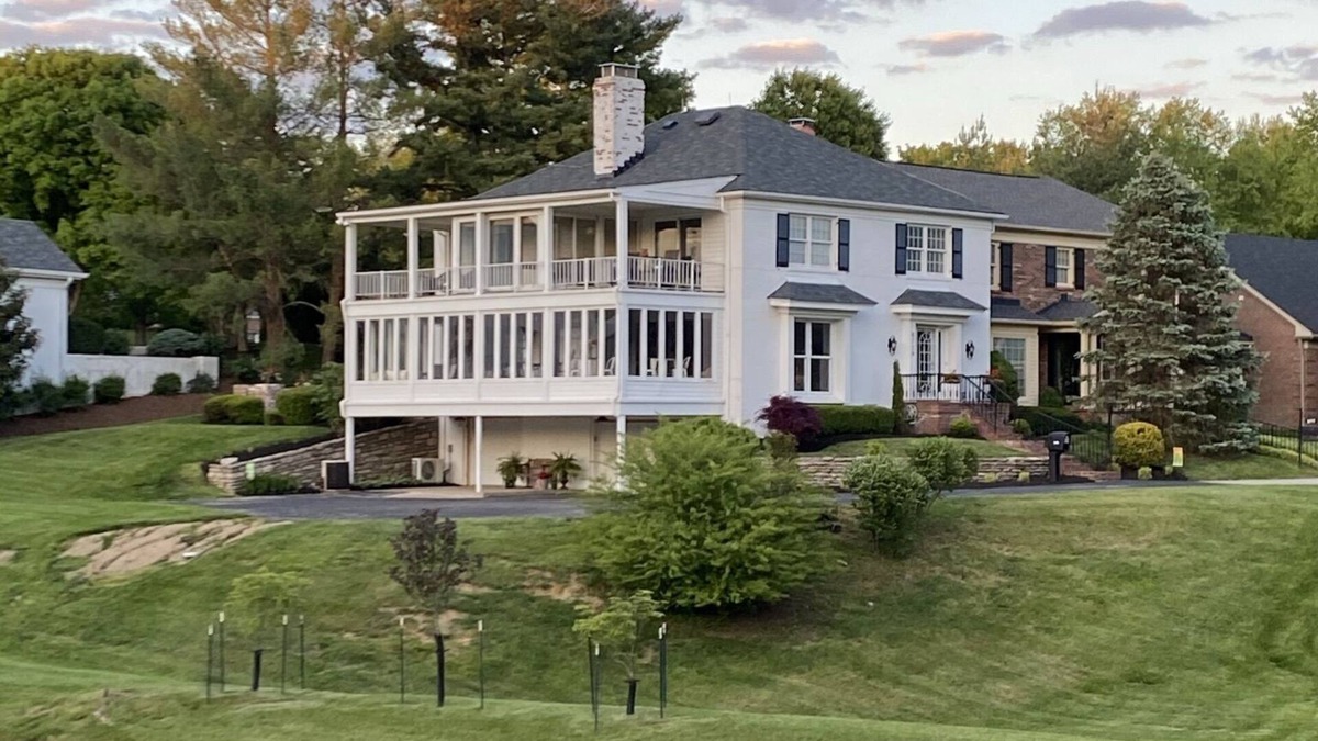 Prospect House | Book your PGA vacation home on the golf course.