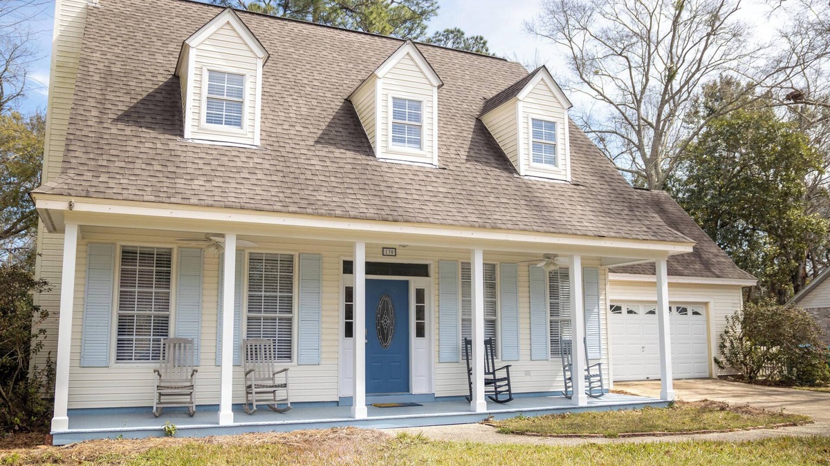 Ocean Springs House | Booth Circle Retreat - near downtown Ocean Springs & beaches