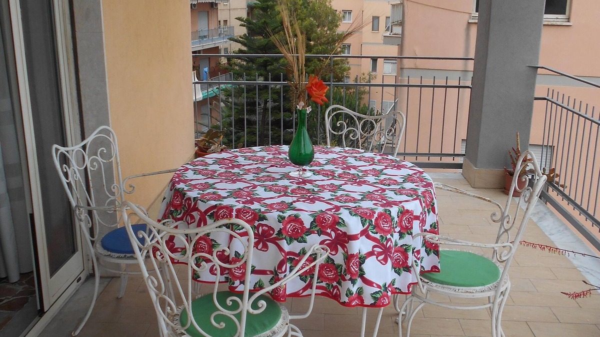 Borgo-Sanzio Apartment | "Borgo Antico" apartment in the center with parking space