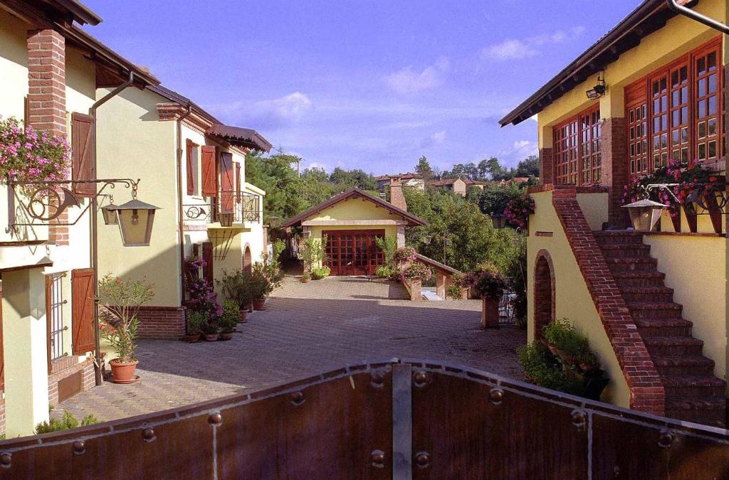 Rocca D'Arazzo Apartment | BORGO d' PARTIQUILAR