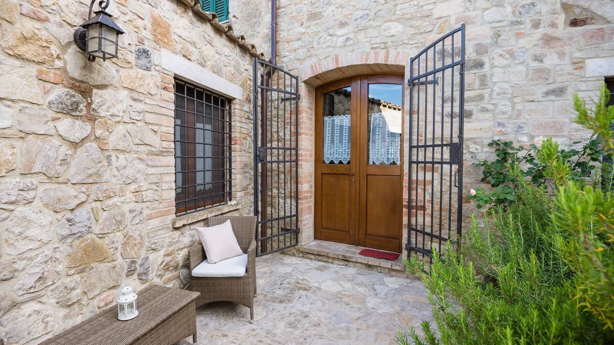 Loreto House | Borgocuore: Lavender and Rosemary House with pool view