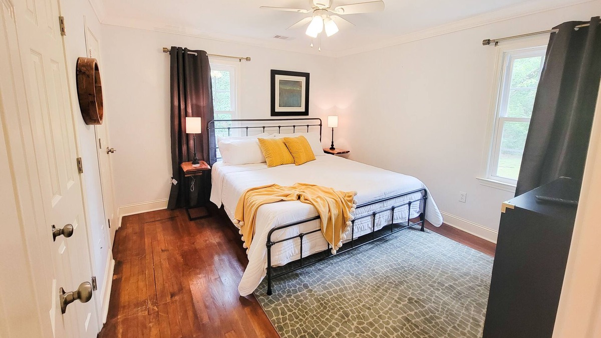 Statesboro House | Boro Bungalow. Heart of Statesboro, Ga
