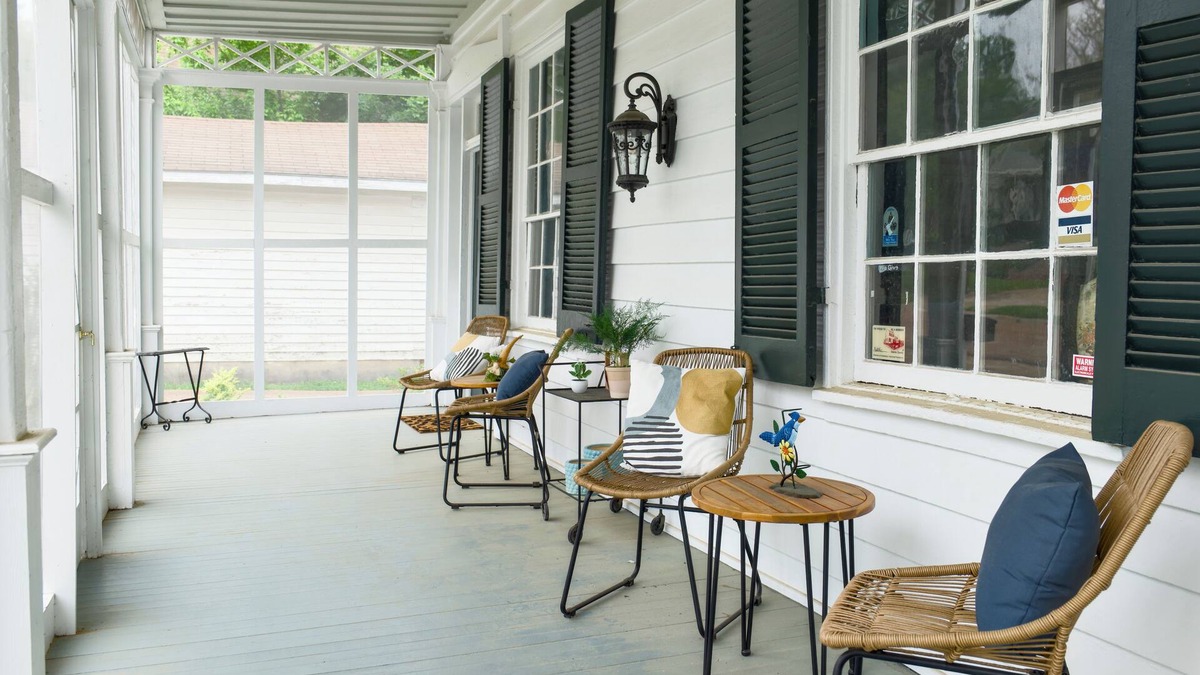 Natchez House | Borum House | 3/2.5, Full Kitchen, Heart of Downtown Natchez