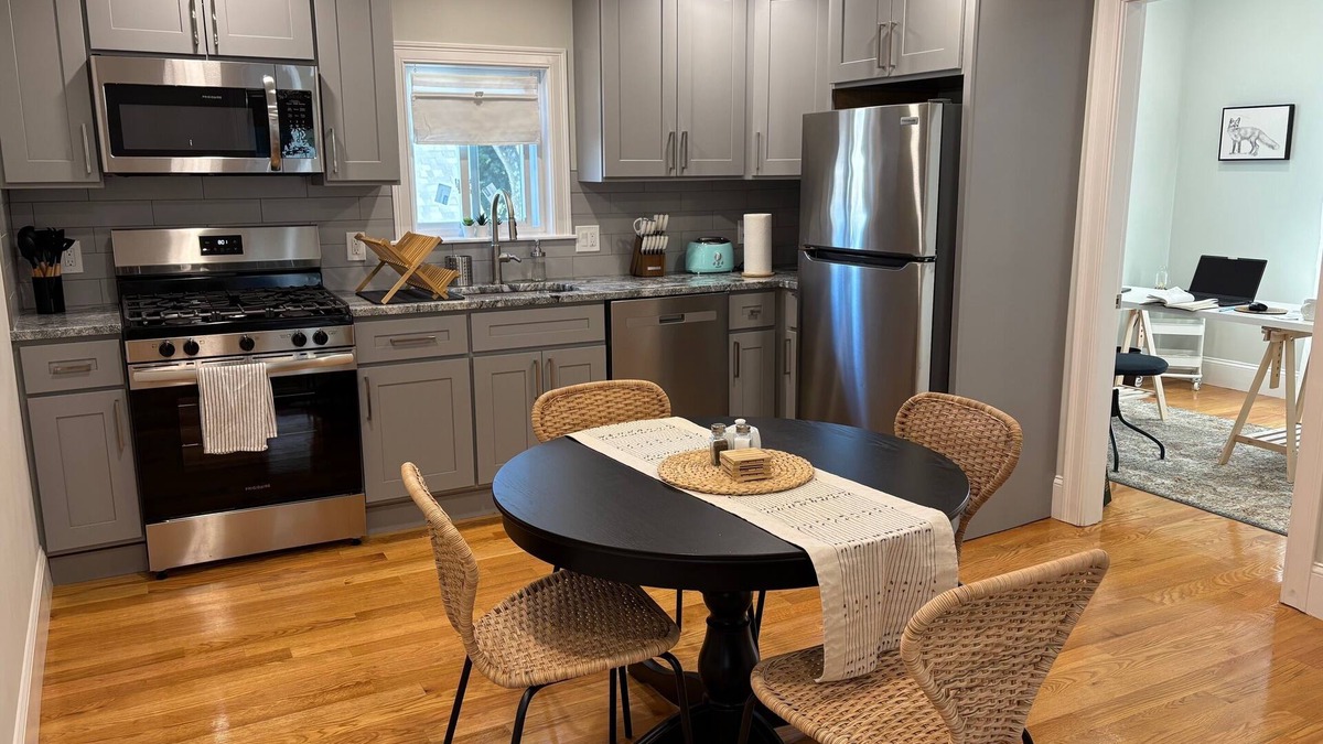 Mattapan Apartment | Boston Urban Nests U3: Long Term 1 Month + Only