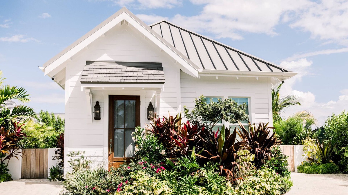 Seven Mile Beach Apartment | Botanica