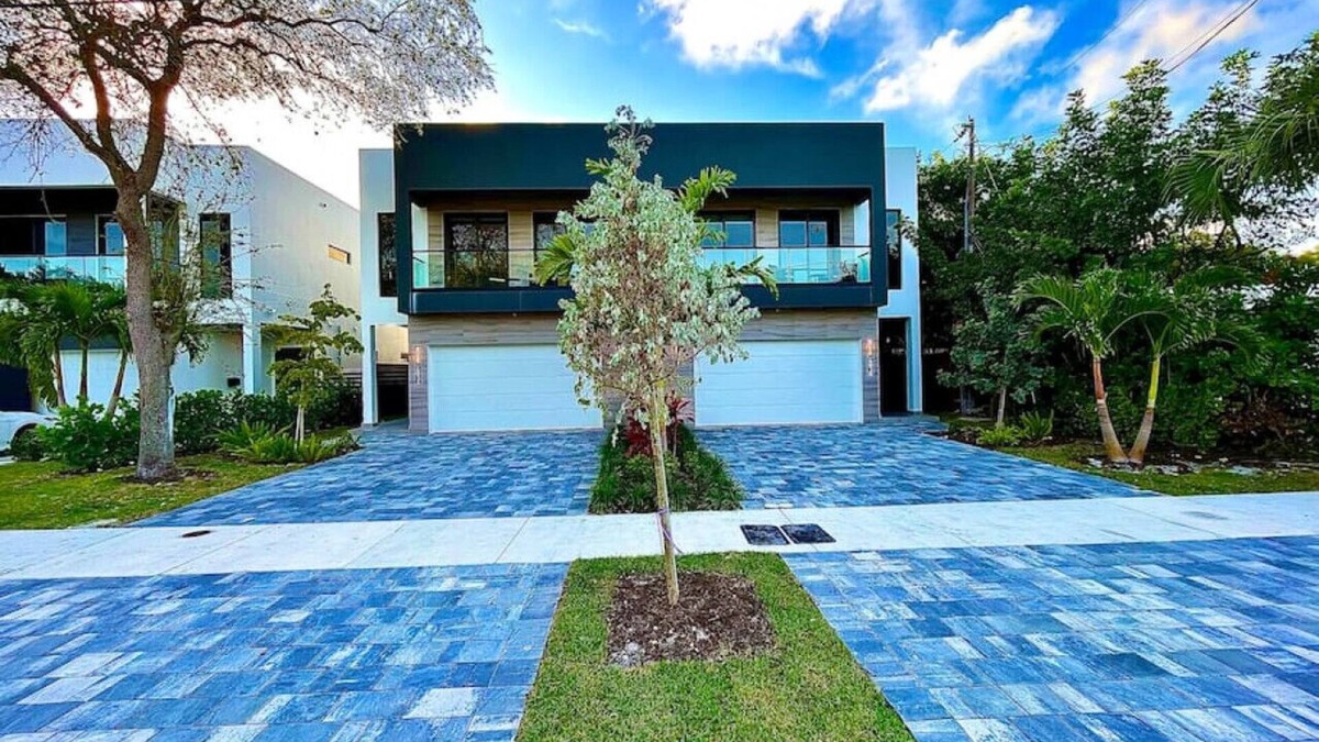 Victoria Park House | Botanical Oasis Home with 2 Pools