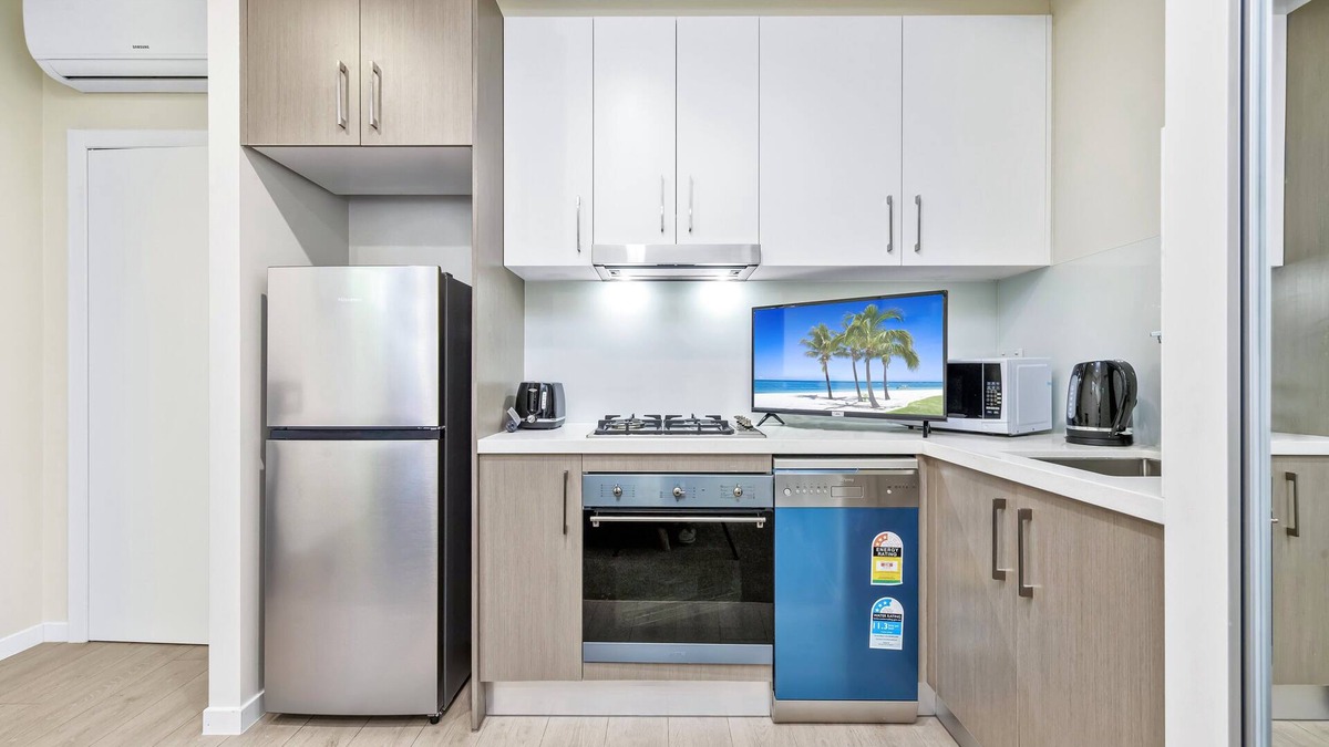 Botany Apartment | Botany studio near Airport/Bay/City with Parking
