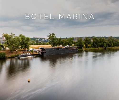 Rohansky ostrov Boat Rental | Botel Marina