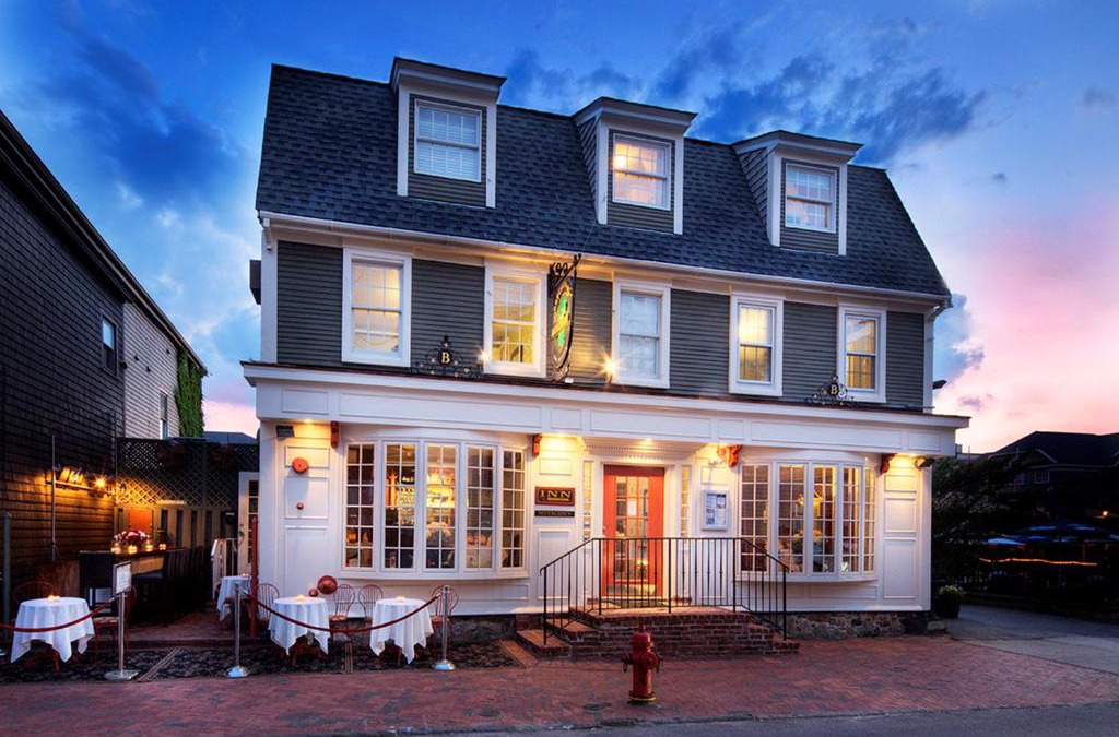 Yachting Village Hotel | Bouchard Restaurant & Inn