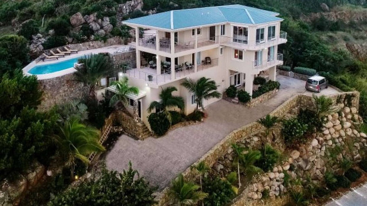 Dawn Beach Estates Villa | Bougainvillea (4/6 Rooms)