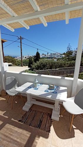 Platis Gialos Apartment | Bougainvillea by Kallisto Royal Suites