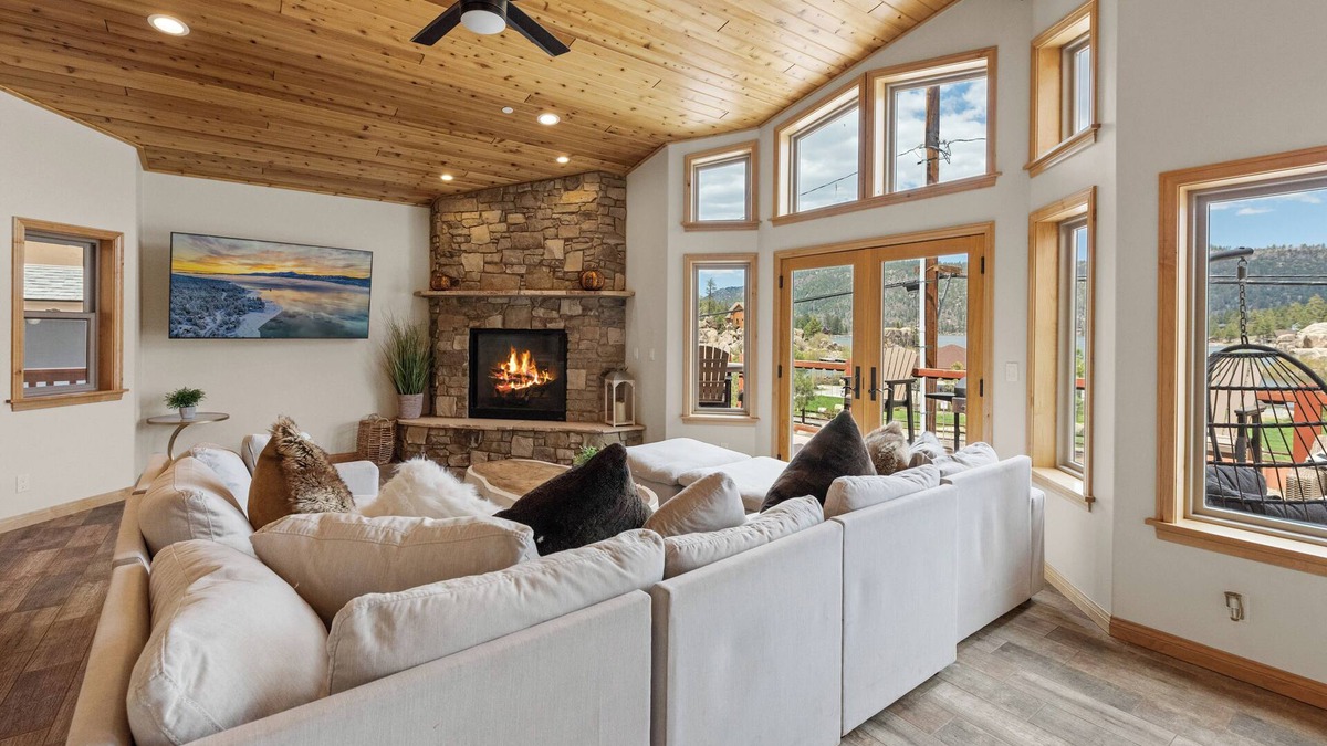 Boulder Bay Ski Chalet | Boulder Bay Chalet Lakefront