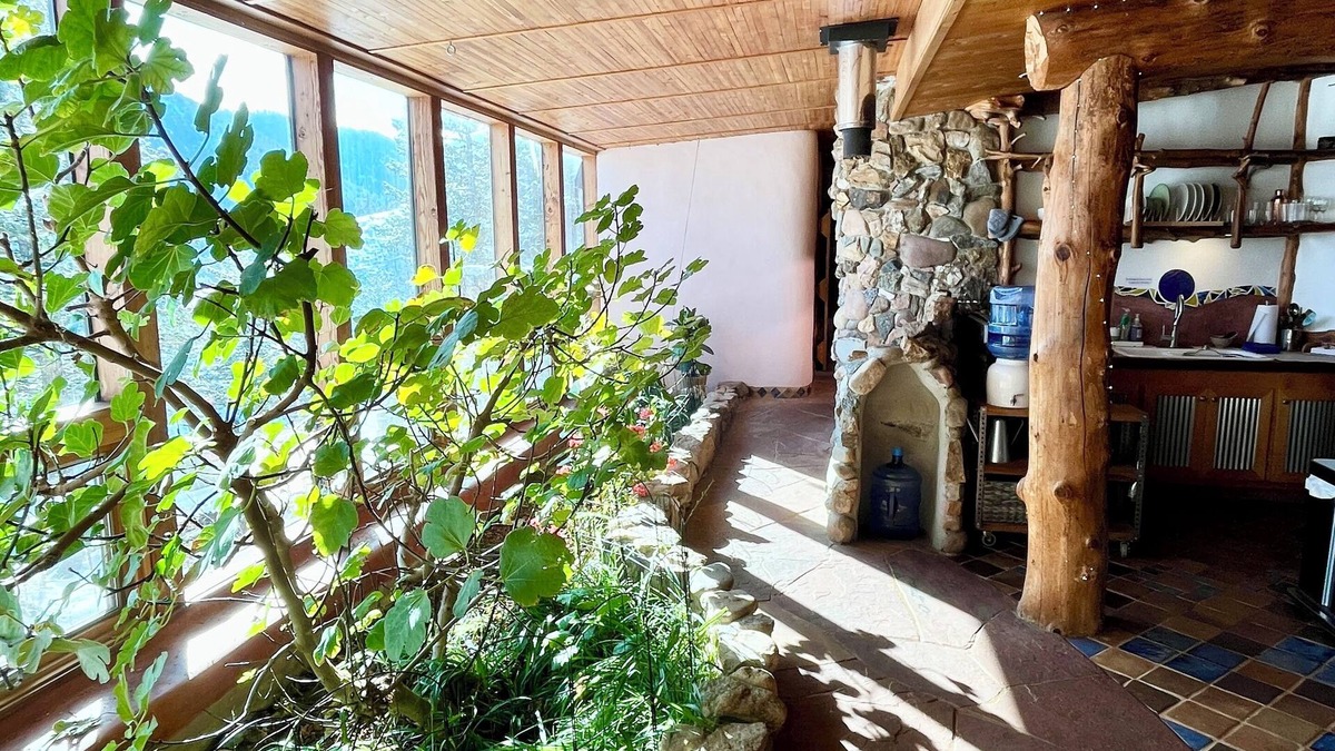 Boulder House | Boulder's Only Earthship~Handcrafted, Non-toxic, Indoor Gardens, Outdoor Hot Tub