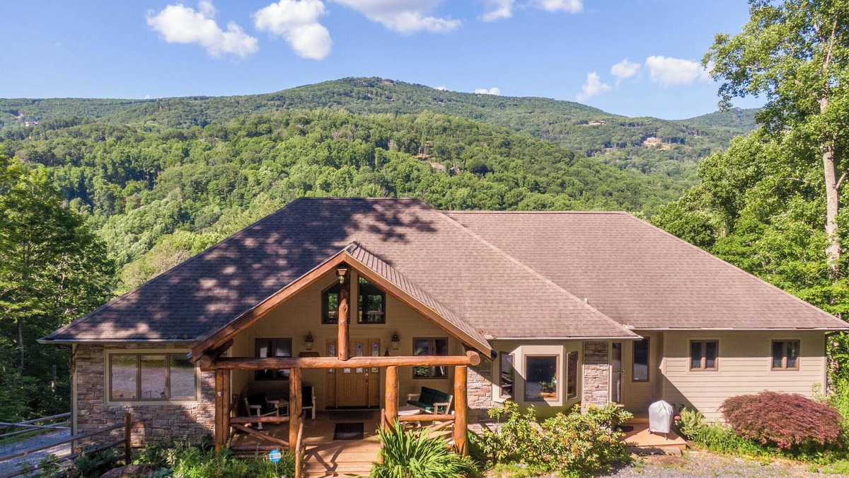 Banner Elk Cabin | Boulder Sky at River Run - Views, hot tub, firepit, pool table, close to Banner Elk & skiing!