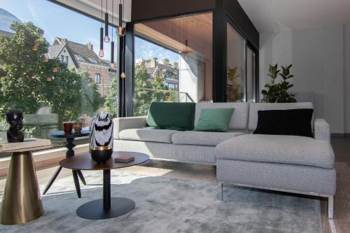 Hasselt Apartment | Boulevard Botanie city apartment with parking