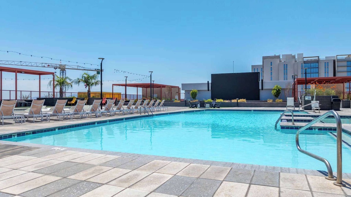 Tempe Apartment | Boulevard Stays Modern Tempe 1BR ASU Pool, Gym 07