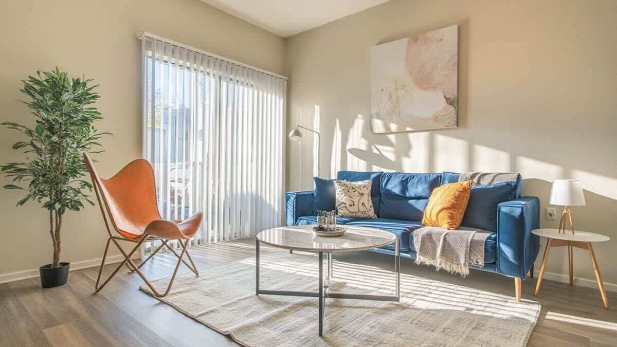 Irving Apartment | Boulevard Stays Peaceful 1BR King Suite Pool, Gym & Parking 04