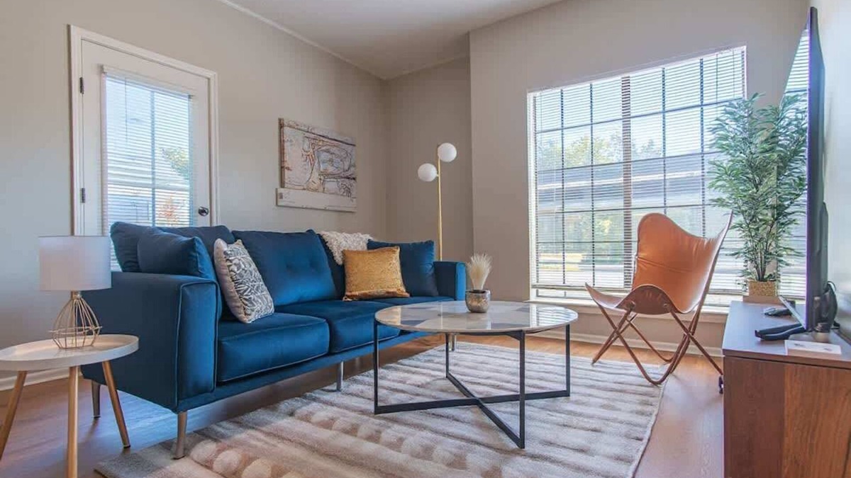 Irving Apartment | Boulevard Stays Quiet 1BR King Suite Pool, Gym, Parking 01
