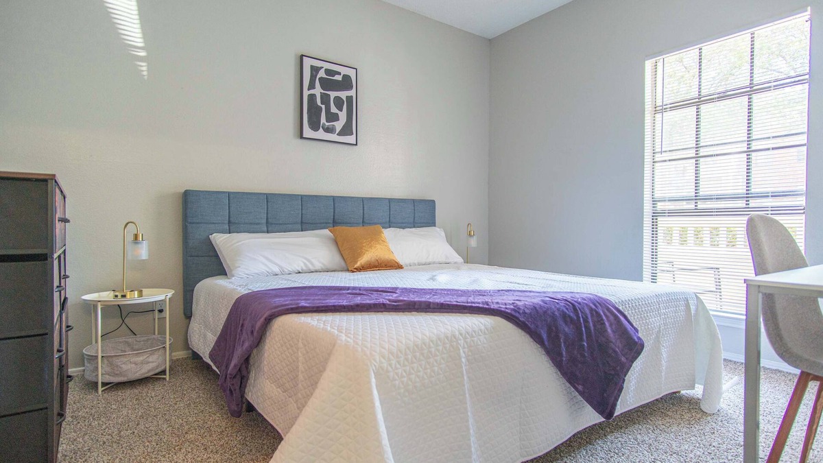 Irving Apartment | Boulevard Stays Serene 1BR Apartment with Pool, Gym & Free Parking 03