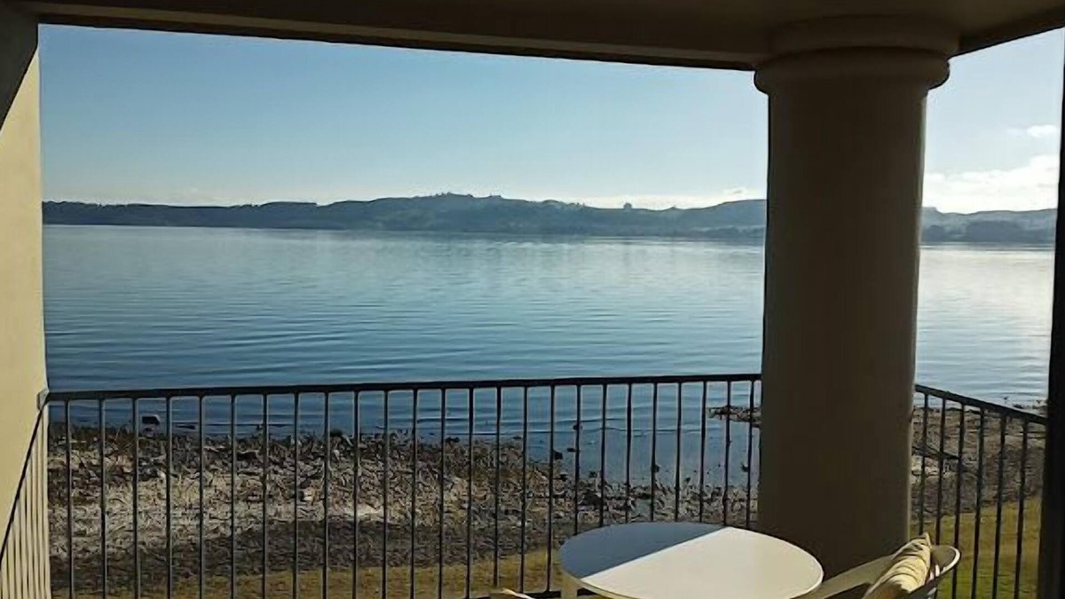 Waipahihi Hotel | Boulevard Waters