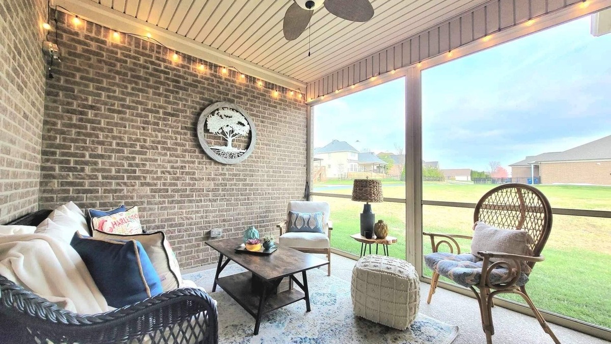 Simpsonville House | Bourbon trail home w/screened-in porch & firepit near Louisville
