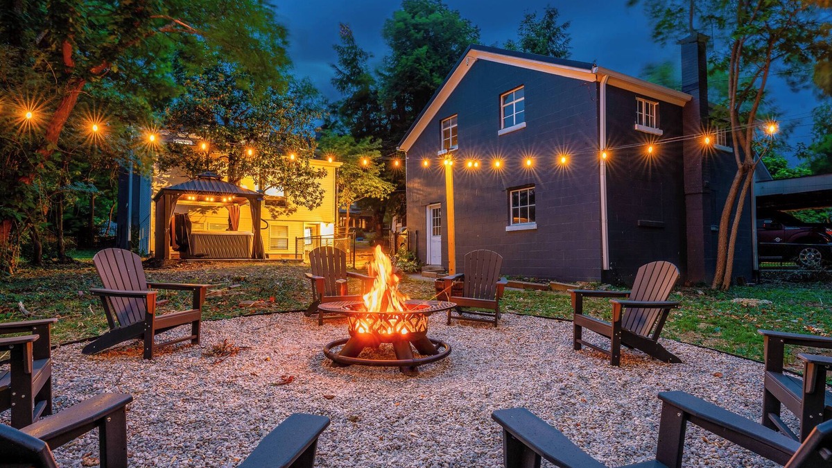 Shelbyville House | Bourbon Trail | Hot Tub | Poker Room | Game Rm