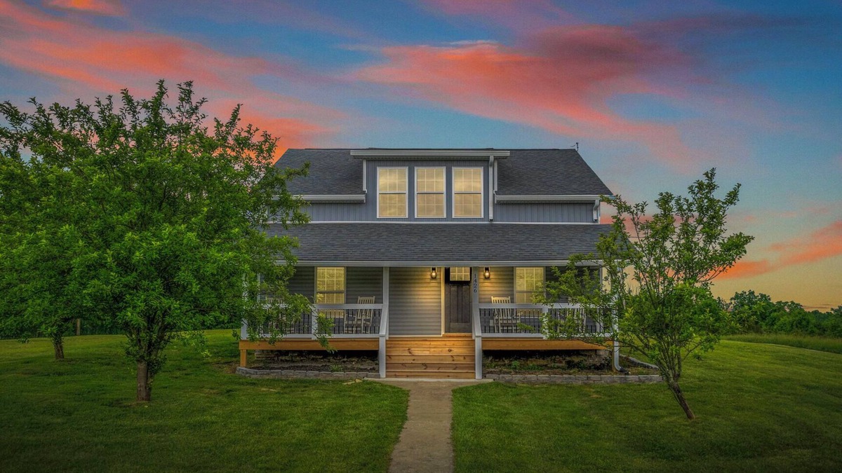 Frankfort House | Bourbon Trail Near Buffalo Trace-Hot Tub, Fire Pit, BBQ Grill