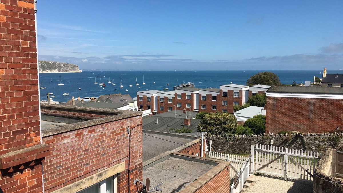 Swanage Apartment | Boutique 1 Bedroom Apartment with Balcony and Spectacular Sea View