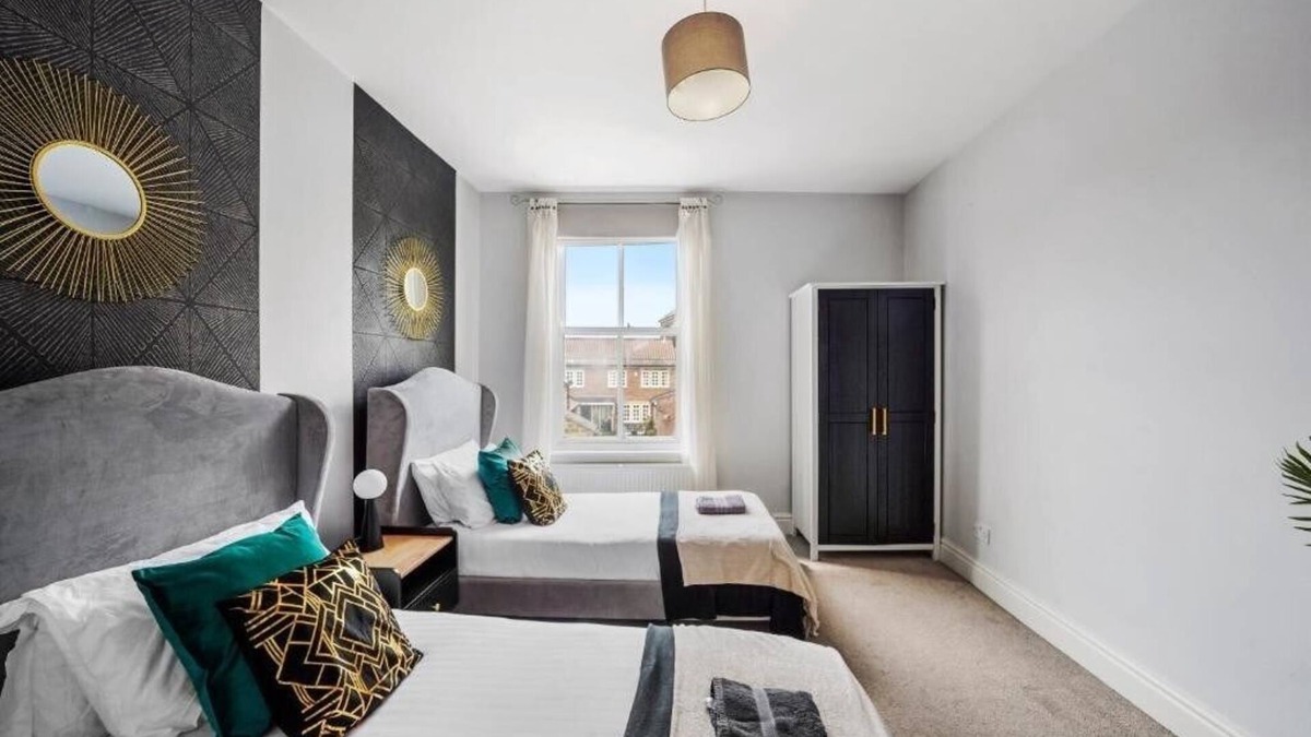 Harrogate House | Boutique 3 Bedroom the Stray