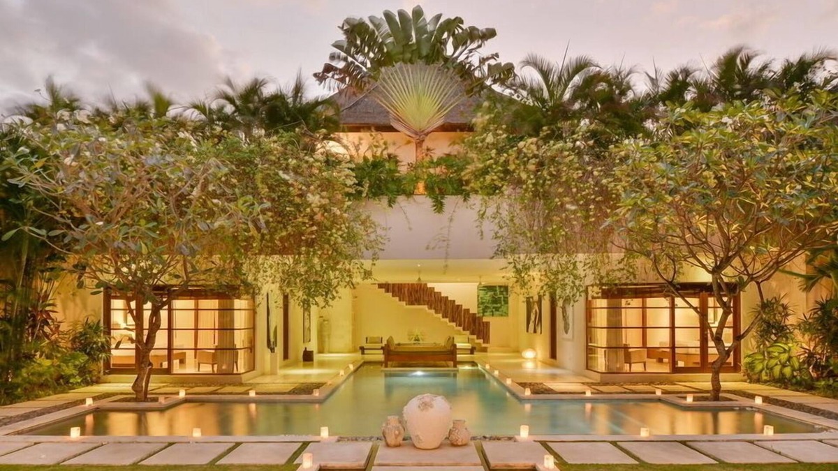 Laksmana Villa | Boutique 8BR Luxury Villa Located In Eat St, Seminyak! 7Min Walk To The Beach!