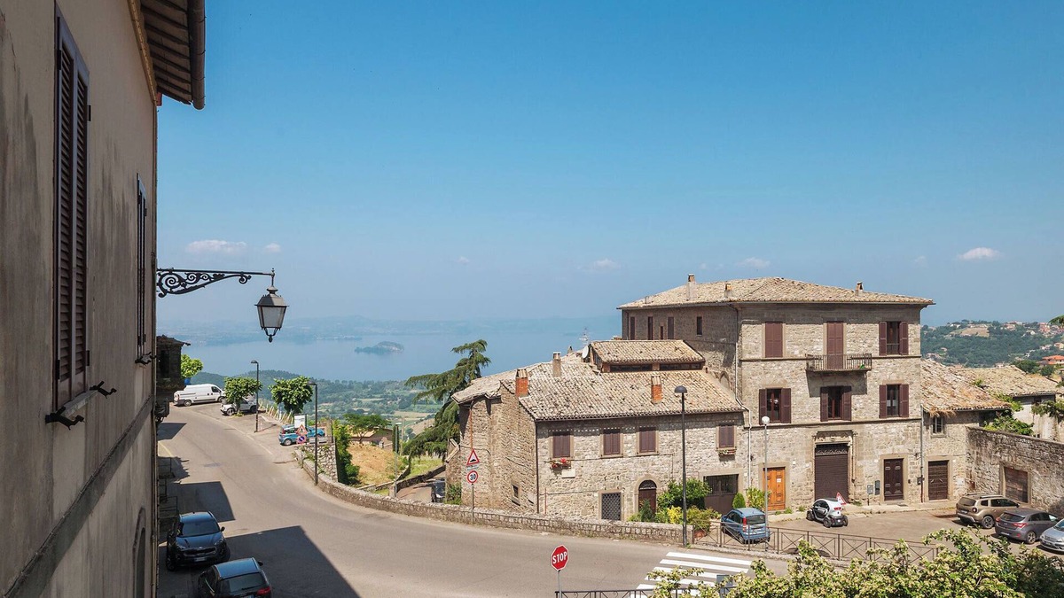 Montefiascone Apartment | Boutique Apartment Old Town TV WI-FI