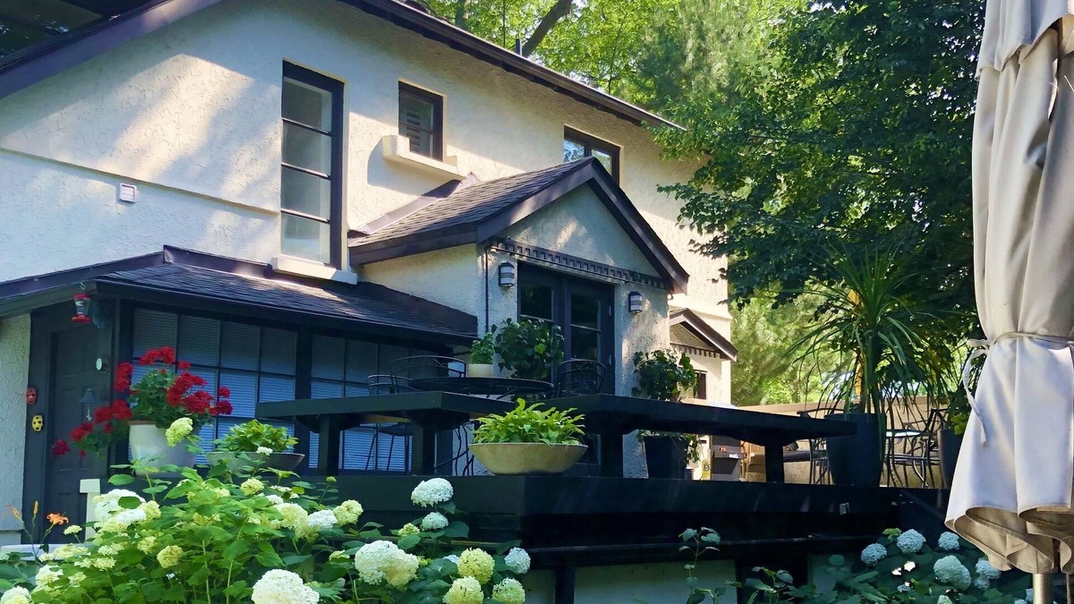 Mineola House | Boutique Character Home plus Apartment