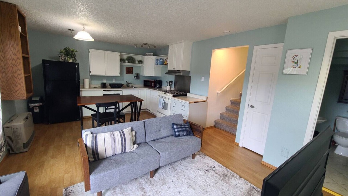 Campbell Park Condo | Boutique condo close to trails 1 bed 1.5 bath